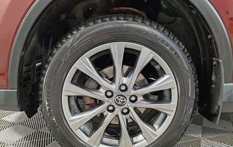 Toyota RAV4, 2017 год, 2 799 000 рублей, 18 фотография