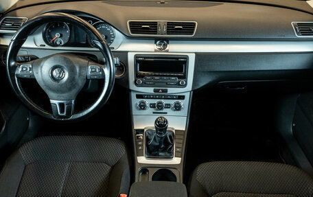 Volkswagen Passat B7, 2011 год, 1 099 000 рублей, 5 фотография