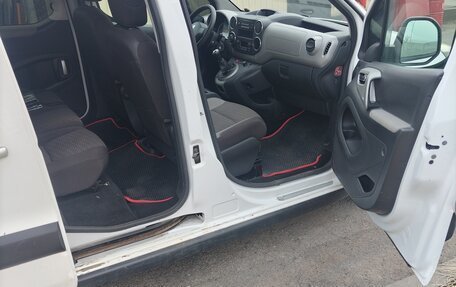 Peugeot Partner II рестайлинг 2, 2011 год, 670 000 рублей, 9 фотография