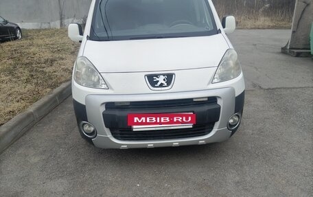 Peugeot Partner II рестайлинг 2, 2011 год, 670 000 рублей, 16 фотография