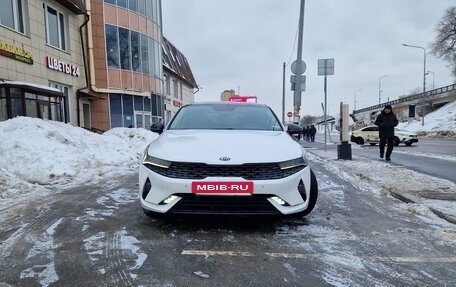 KIA K5, 2021 год, 2 100 000 рублей, 2 фотография