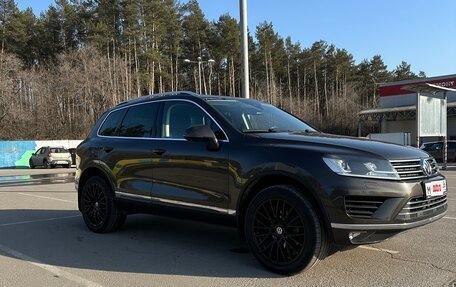Volkswagen Touareg III, 2015 год, 3 070 000 рублей, 2 фотография