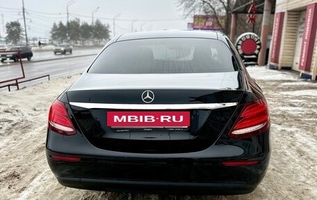 Mercedes-Benz E-Класс, 2020 год, 2 100 000 рублей, 2 фотография