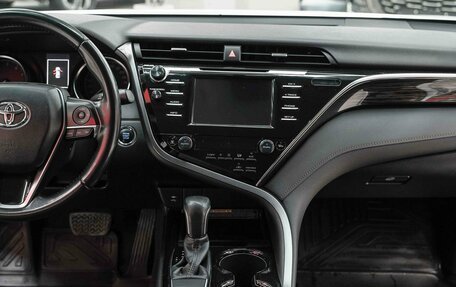 Toyota Camry, 2019 год, 2 450 000 рублей, 13 фотография