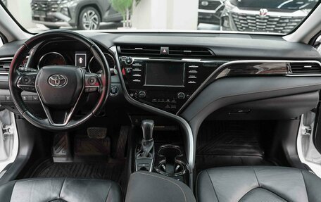 Toyota Camry, 2019 год, 2 450 000 рублей, 12 фотография