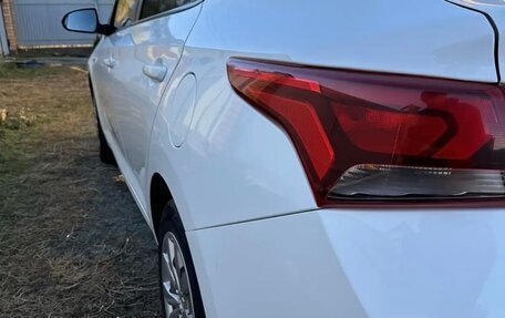 Hyundai Solaris II рестайлинг, 2017 год, 1 090 000 рублей, 1 фотография