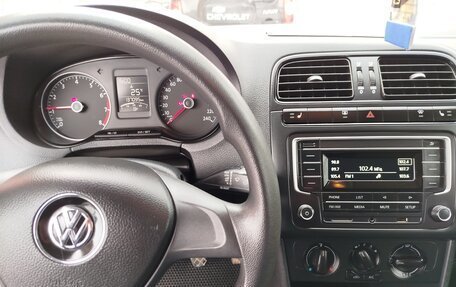 Volkswagen Polo VI (EU Market), 2017 год, 1 100 000 рублей, 30 фотография