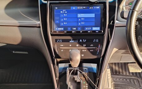 Toyota Harrier, 2019 год, 2 650 000 рублей, 9 фотография