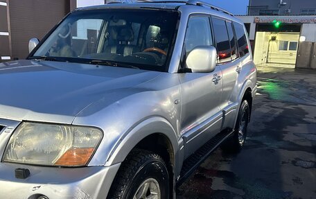 Mitsubishi Pajero III рестайлинг, 2004 год, 990 000 рублей, 2 фотография
