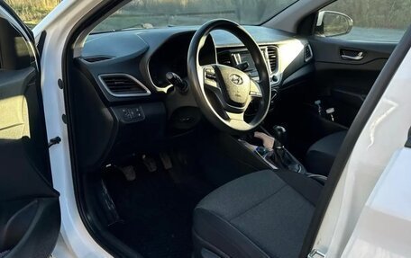 Hyundai Solaris II рестайлинг, 2017 год, 1 090 000 рублей, 4 фотография