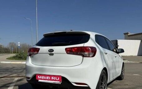 KIA Rio III рестайлинг, 2015 год, 950 000 рублей, 2 фотография