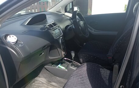 Toyota Vitz, 2010 год, 680 000 рублей, 5 фотография