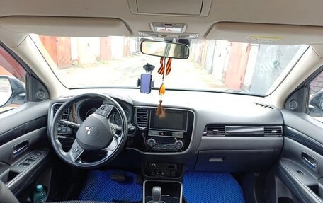 Mitsubishi Outlander III рестайлинг 3, 2019 год, 2 250 000 рублей, 7 фотография