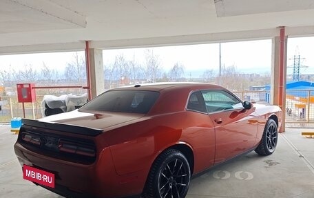 Dodge Challenger III рестайлинг 2, 2021 год, 4 350 000 рублей, 4 фотография