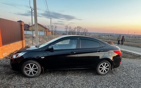 Hyundai Solaris II рестайлинг, 2012 год, 690 000 рублей, 5 фотография