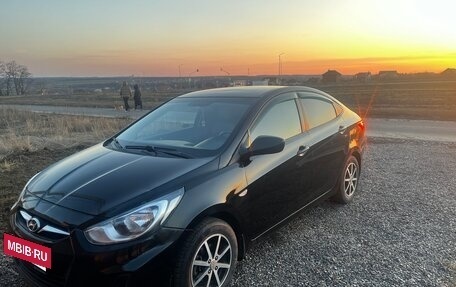 Hyundai Solaris II рестайлинг, 2012 год, 690 000 рублей, 4 фотография