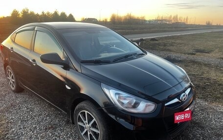 Hyundai Solaris II рестайлинг, 2012 год, 690 000 рублей, 2 фотография