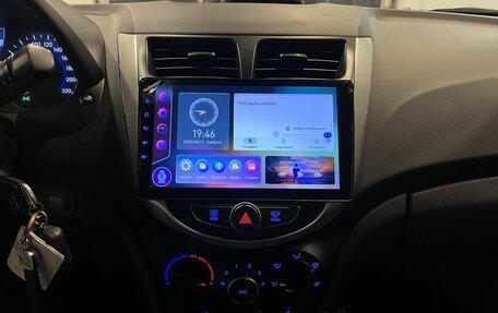 Hyundai Solaris II рестайлинг, 2015 год, 830 000 рублей, 13 фотография