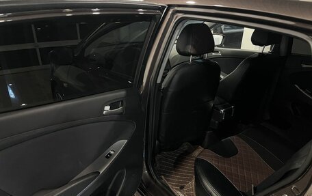 Hyundai Solaris II рестайлинг, 2015 год, 830 000 рублей, 23 фотография