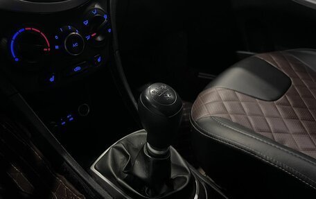 Hyundai Solaris II рестайлинг, 2015 год, 830 000 рублей, 30 фотография