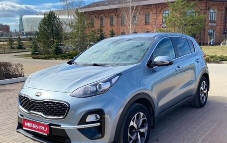 KIA Sportage IV рестайлинг, 2020 год, 2 400 000 рублей, 1 фотография