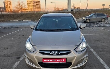 Hyundai Solaris II рестайлинг, 2011 год, 670 000 рублей, 1 фотография