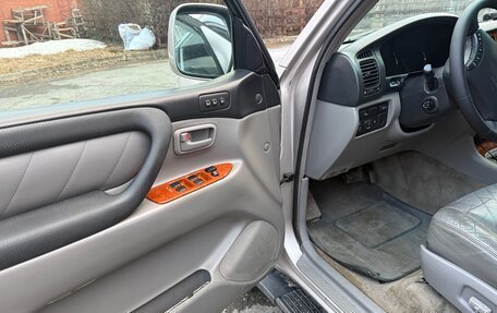 Toyota Land Cruiser 100 рестайлинг 2, 2004 год, 1 950 000 рублей, 6 фотография