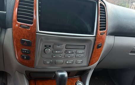 Toyota Land Cruiser 100 рестайлинг 2, 2004 год, 1 950 000 рублей, 7 фотография