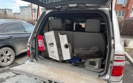 Toyota Land Cruiser 100 рестайлинг 2, 2004 год, 1 950 000 рублей, 10 фотография