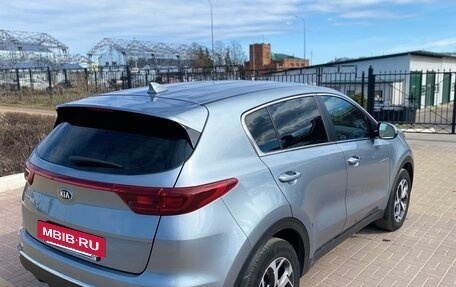 KIA Sportage IV рестайлинг, 2020 год, 2 400 000 рублей, 5 фотография