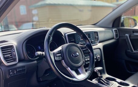 KIA Sportage IV рестайлинг, 2020 год, 2 400 000 рублей, 18 фотография