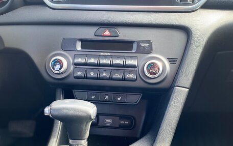 KIA Sportage IV рестайлинг, 2020 год, 2 400 000 рублей, 21 фотография