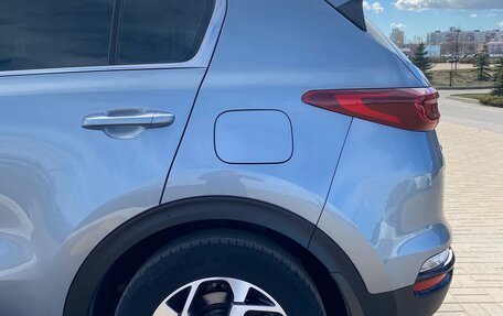 KIA Sportage IV рестайлинг, 2020 год, 2 400 000 рублей, 15 фотография