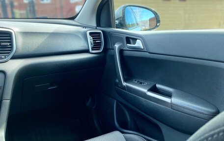 KIA Sportage IV рестайлинг, 2020 год, 2 400 000 рублей, 22 фотография