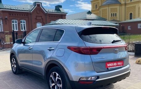 KIA Sportage IV рестайлинг, 2020 год, 2 400 000 рублей, 30 фотография