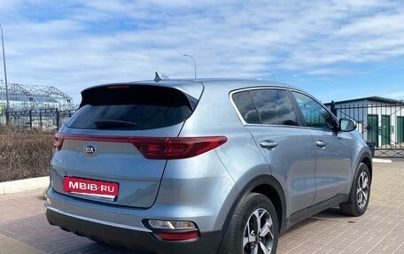 KIA Sportage IV рестайлинг, 2020 год, 2 400 000 рублей, 31 фотография