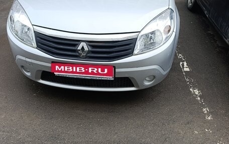 Renault Sandero II рестайлинг, 2013 год, 700 000 рублей, 2 фотография