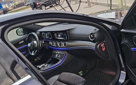 Mercedes-Benz E-Класс, 2018 год, 3 150 000 рублей, 3 фотография