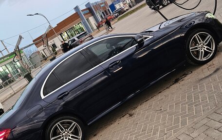 Mercedes-Benz E-Класс, 2018 год, 3 150 000 рублей, 7 фотография