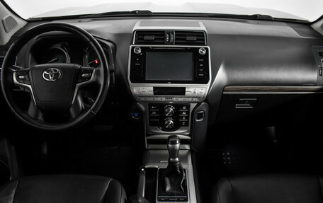 Toyota Land Cruiser Prado 150 рестайлинг 2, 2018 год, 4 747 860 рублей, 15 фотография