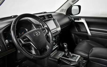 Toyota Land Cruiser Prado 150 рестайлинг 2, 2018 год, 4 747 860 рублей, 9 фотография