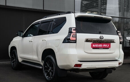 Toyota Land Cruiser Prado 150 рестайлинг 2, 2021 год, 6 900 000 рублей, 6 фотография