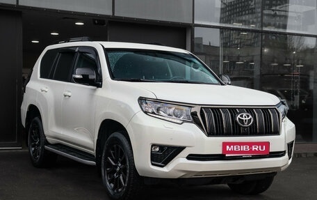 Toyota Land Cruiser Prado 150 рестайлинг 2, 2021 год, 6 900 000 рублей, 3 фотография