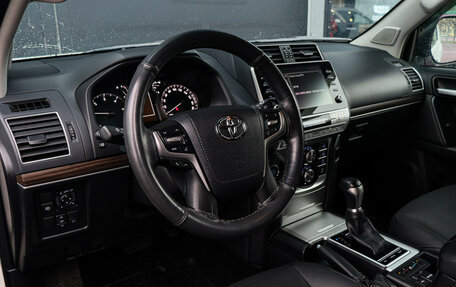 Toyota Land Cruiser Prado 150 рестайлинг 2, 2021 год, 6 900 000 рублей, 14 фотография