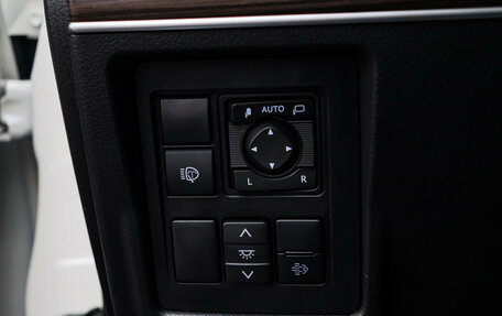 Toyota Land Cruiser Prado 150 рестайлинг 2, 2021 год, 6 900 000 рублей, 18 фотография