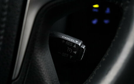 Toyota Land Cruiser Prado 150 рестайлинг 2, 2021 год, 6 900 000 рублей, 26 фотография