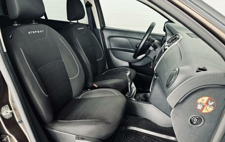 Renault Sandero II рестайлинг, 2019 год, 1 300 000 рублей, 23 фотография