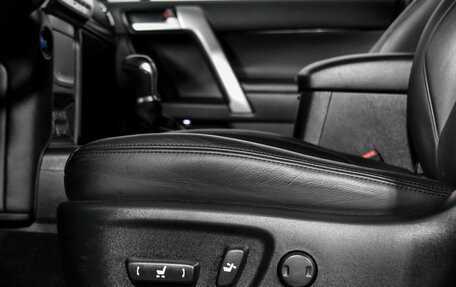 Toyota Land Cruiser Prado 150 рестайлинг 2, 2021 год, 6 300 000 рублей, 11 фотография