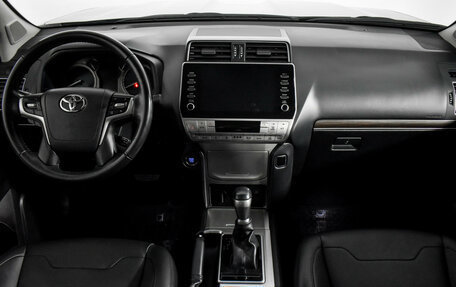 Toyota Land Cruiser Prado 150 рестайлинг 2, 2021 год, 6 300 000 рублей, 16 фотография