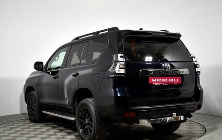 Toyota Land Cruiser Prado 150 рестайлинг 2, 2021 год, 6 300 000 рублей, 7 фотография